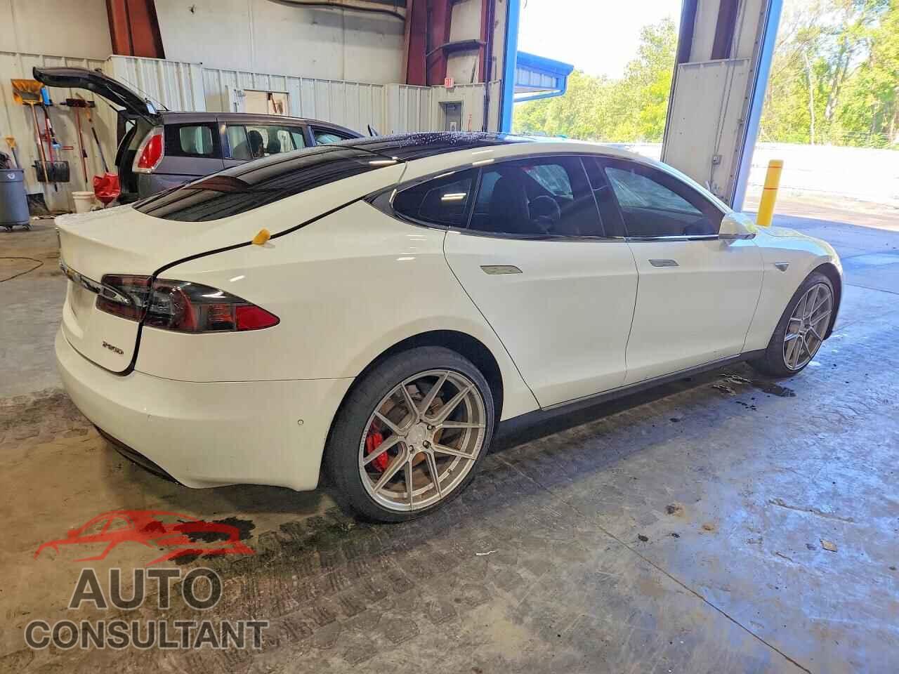TESLA MODEL S 2016 - 5YJSA1E4XGF131505