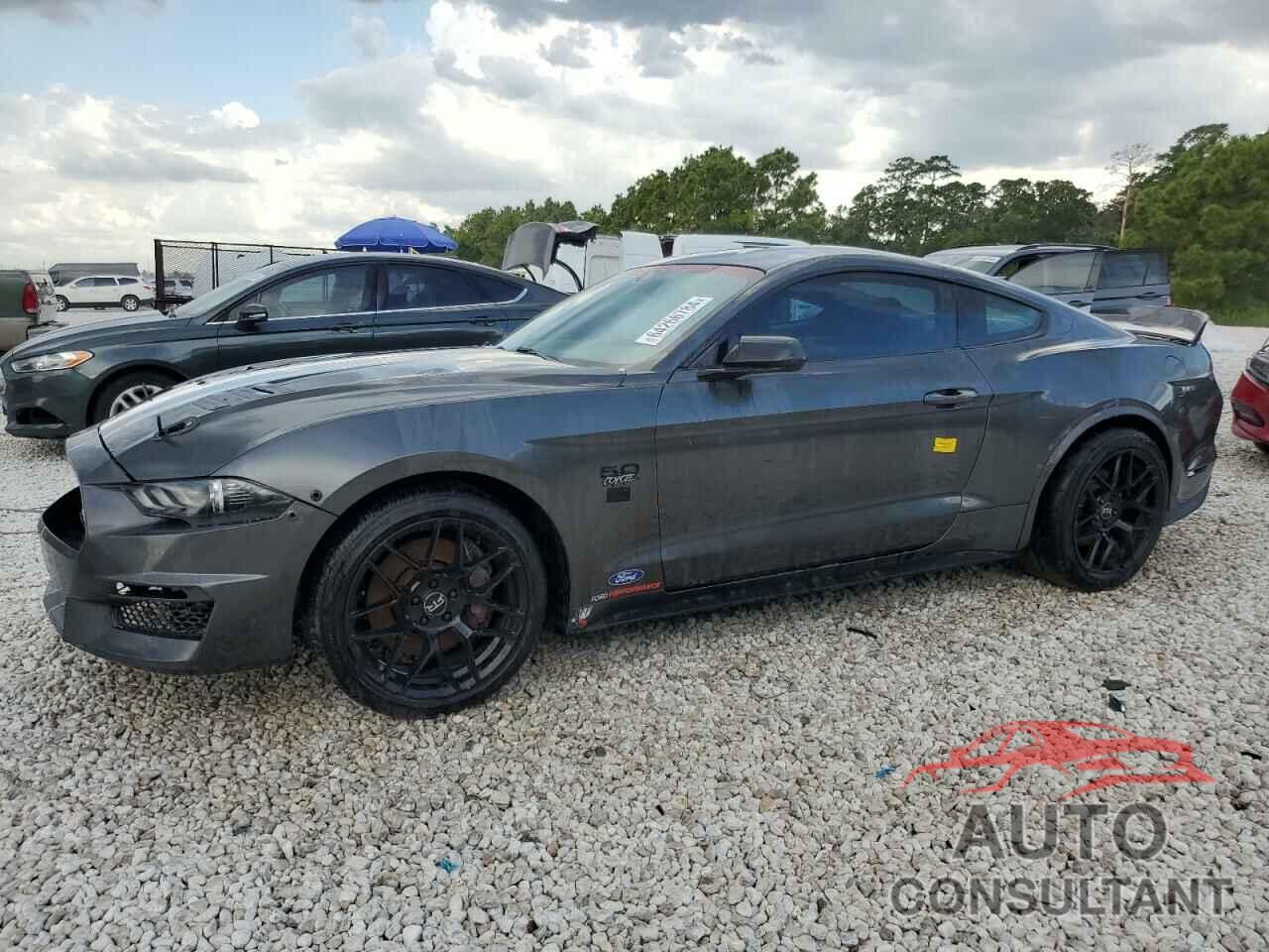 FORD MUSTANG 2018 - 1FA6P8CF3J5110801