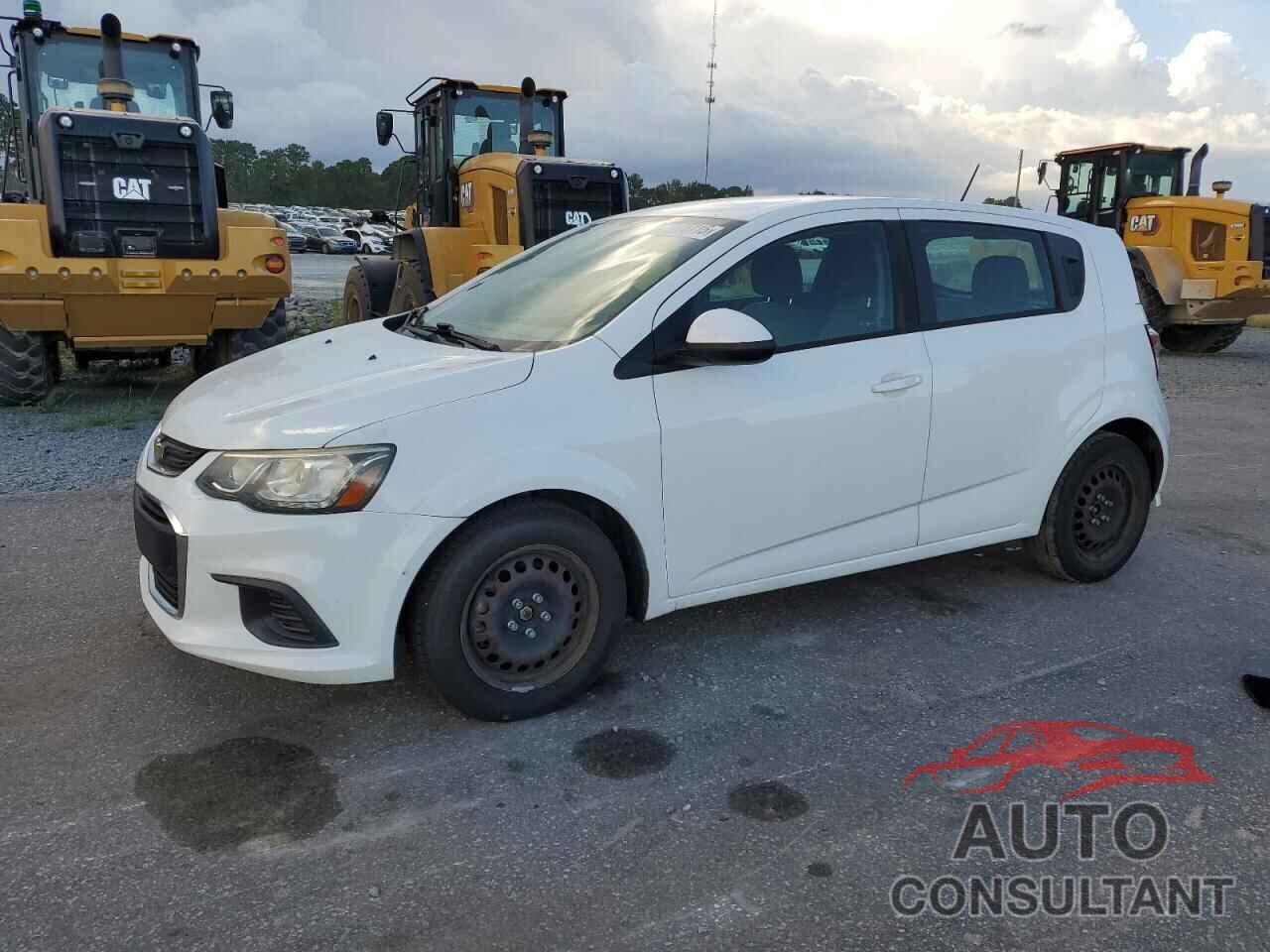 CHEVROLET SONIC 2017 - 1G1JG6SH1H4169091