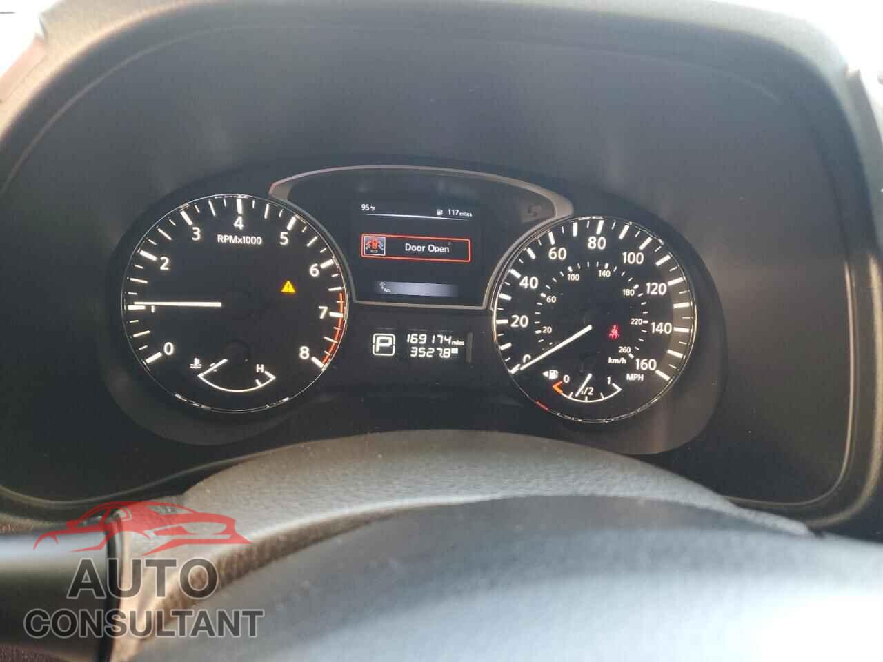 NISSAN PATHFINDER 2015 - 5N1AR2MN6FC622875
