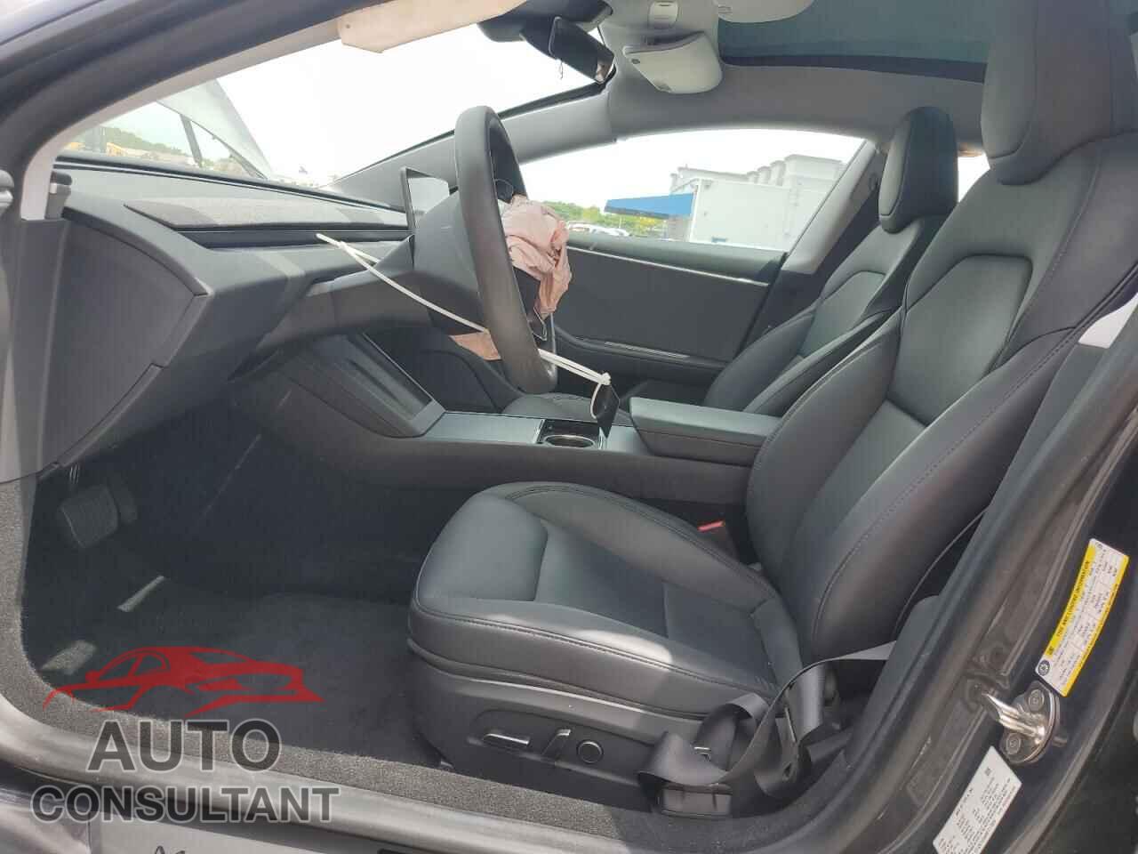 TESLA MODEL 3 2024 - 5YJ3E1EA4RF717926