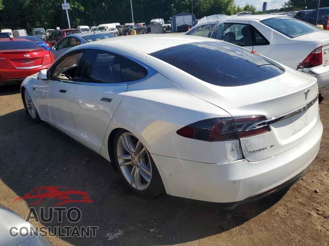 TESLA MODEL S 2015 - 5YJSA1S27FF088047