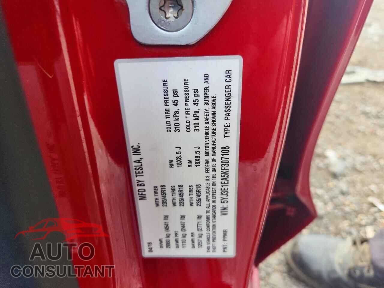 TESLA MODEL 3 2019 - 5YJ3E1EA5KF307108