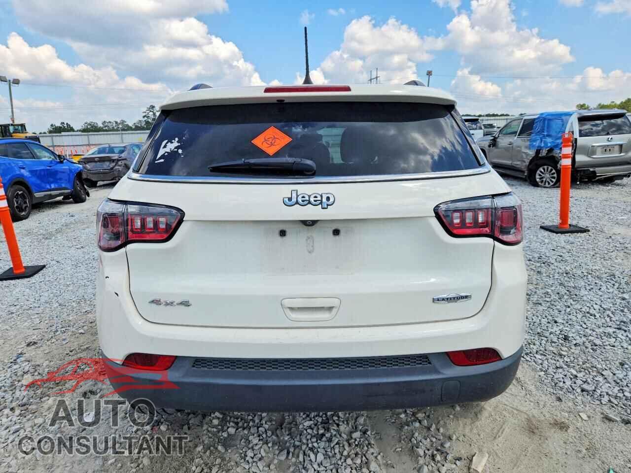 JEEP COMPASS 2018 - 3C4NJDBB8JT239129