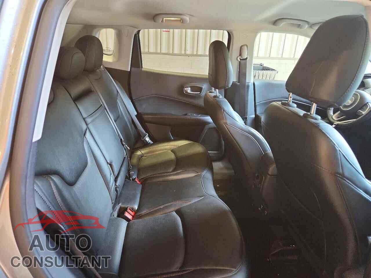 JEEP COMPASS 2020 - 3C4NJDCB5LT150393