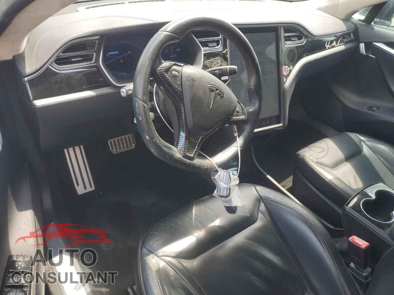 TESLA MODEL S 2015 - 5YJSA1E23FF115871