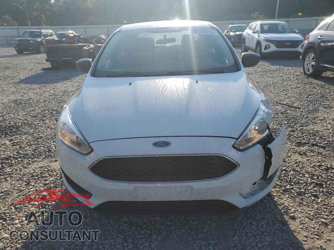 FORD FOCUS 2017 - 1FADP3E29HL312181