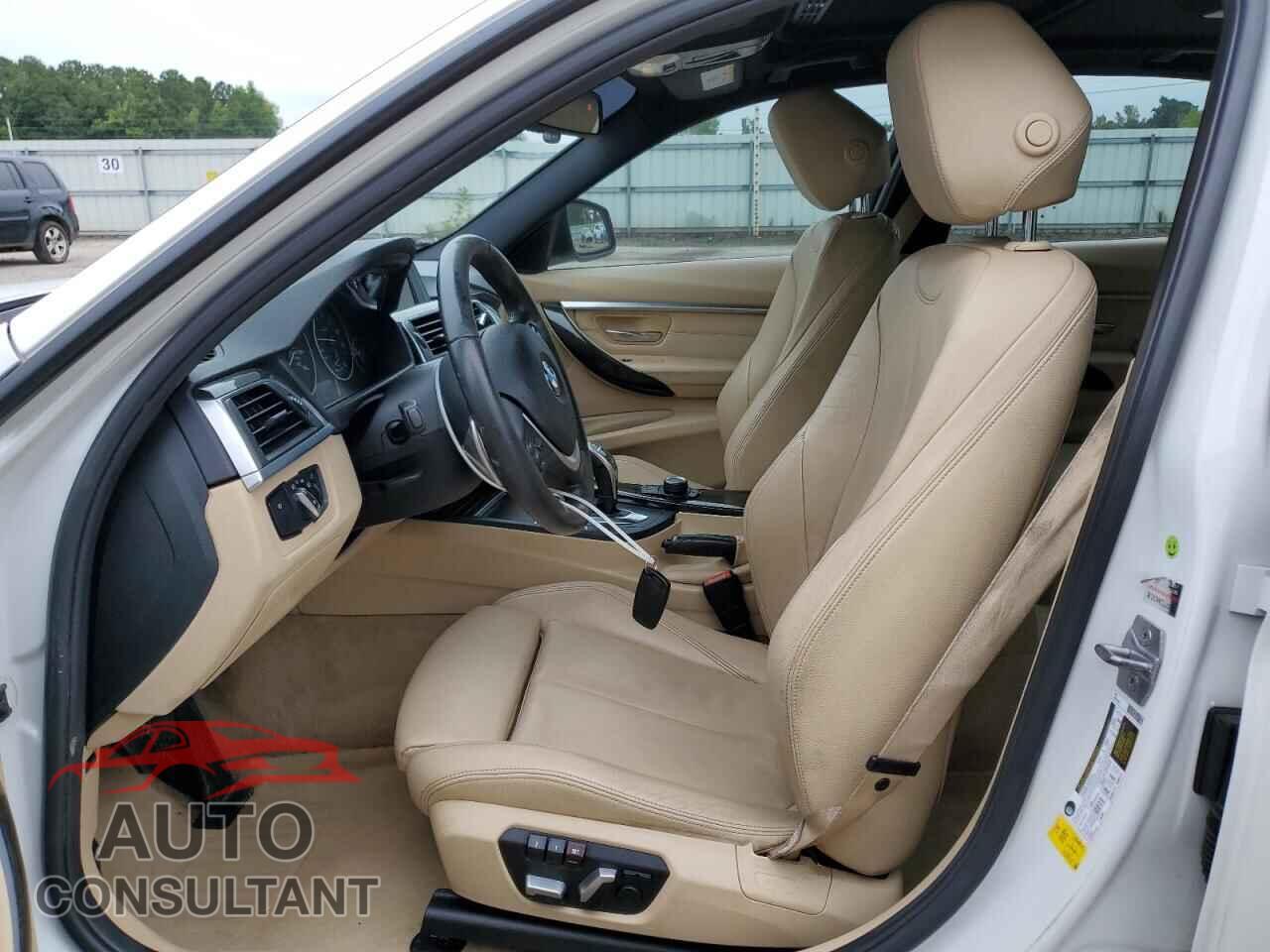 BMW 3 SERIES 2016 - WBA8E9G55GNU28151