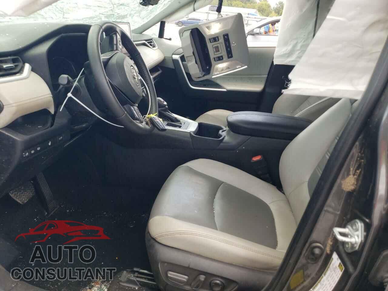 TOYOTA RAV4 2023 - 2T3C1RFV2PC242524