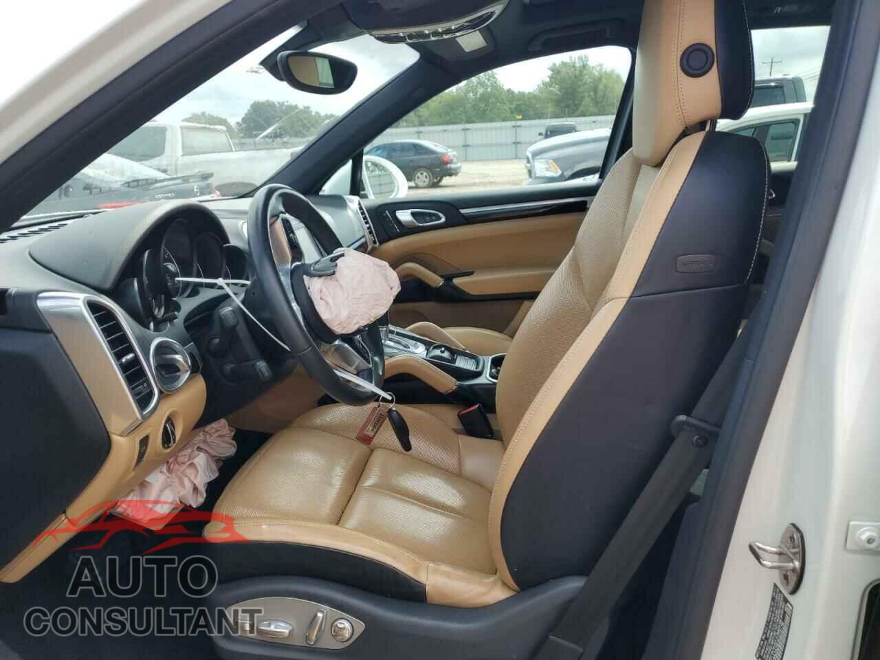 PORSCHE CAYENNE 2018 - WP1AA2A28JKA03178