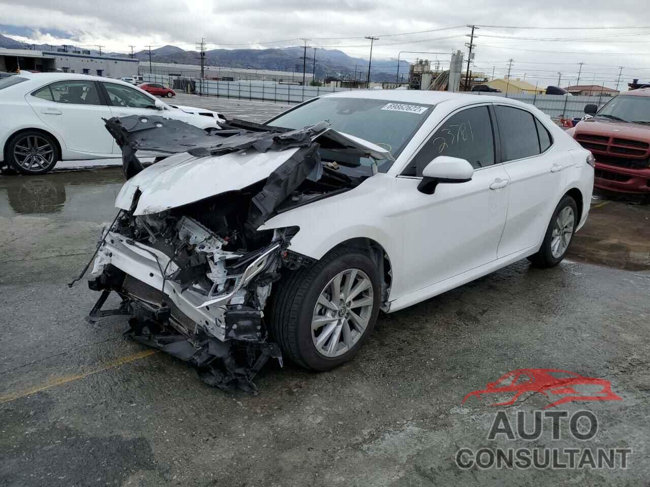 TOYOTA CAMRY 2022 - 4T1C11AK3NU628193