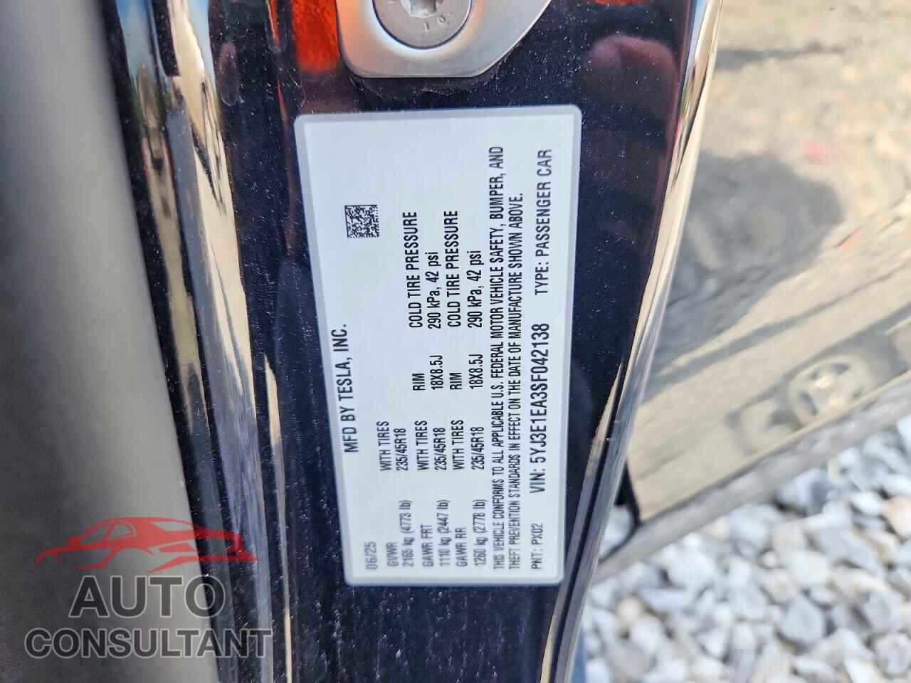 TESLA MODEL 3 2025 - 5YJ3E1EA3SF042138