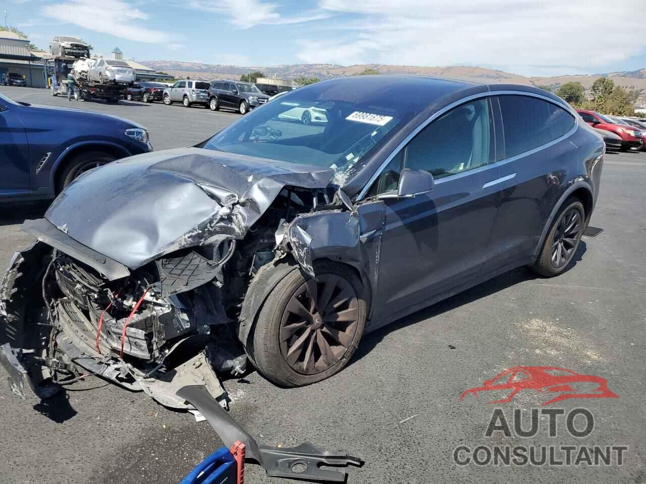 TESLA MODEL X 2018 - 5YJXCBE21JF136877