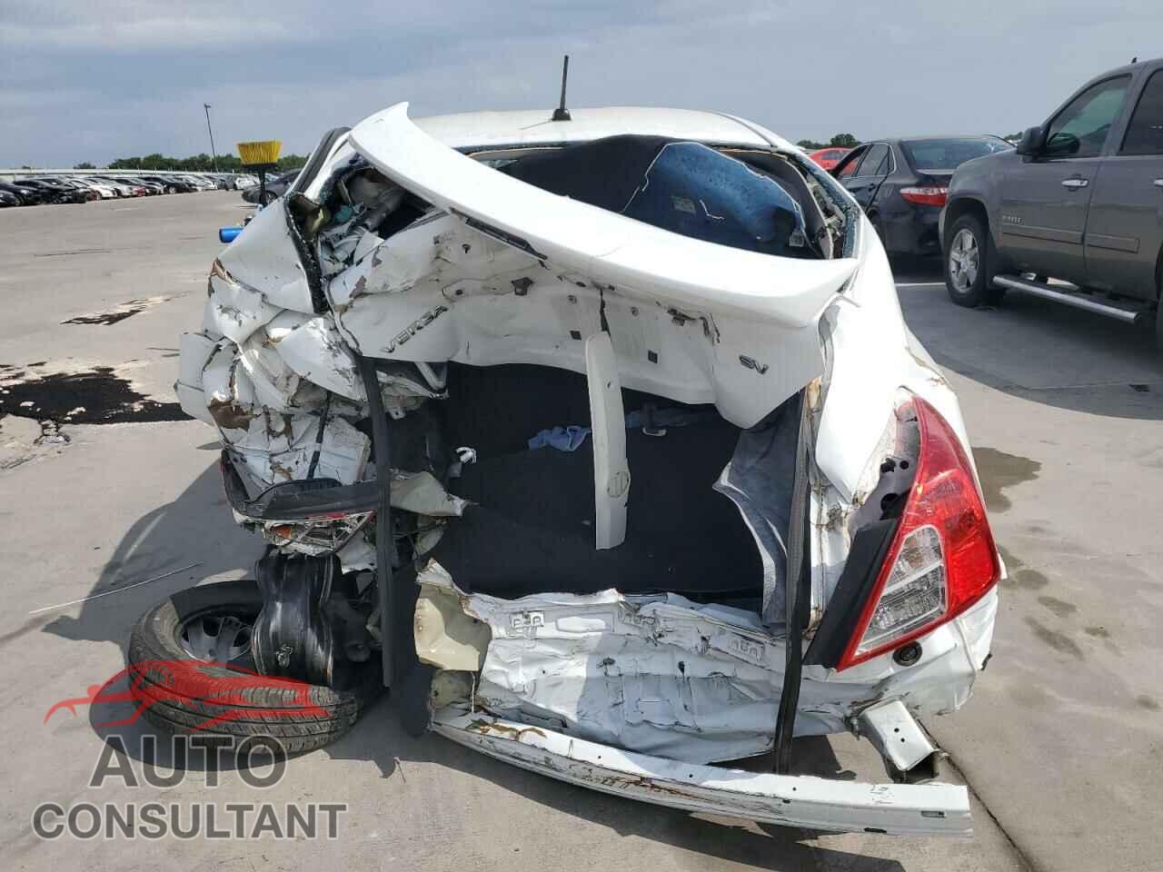 NISSAN VERSA 2019 - 3N1CN7AP3KL809908