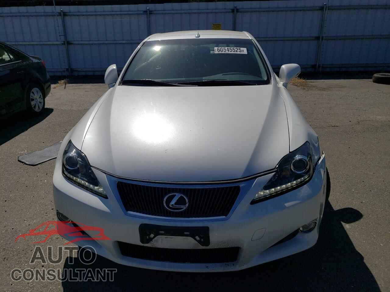 LEXUS IS 2014 - JTHFF2C25E2531190