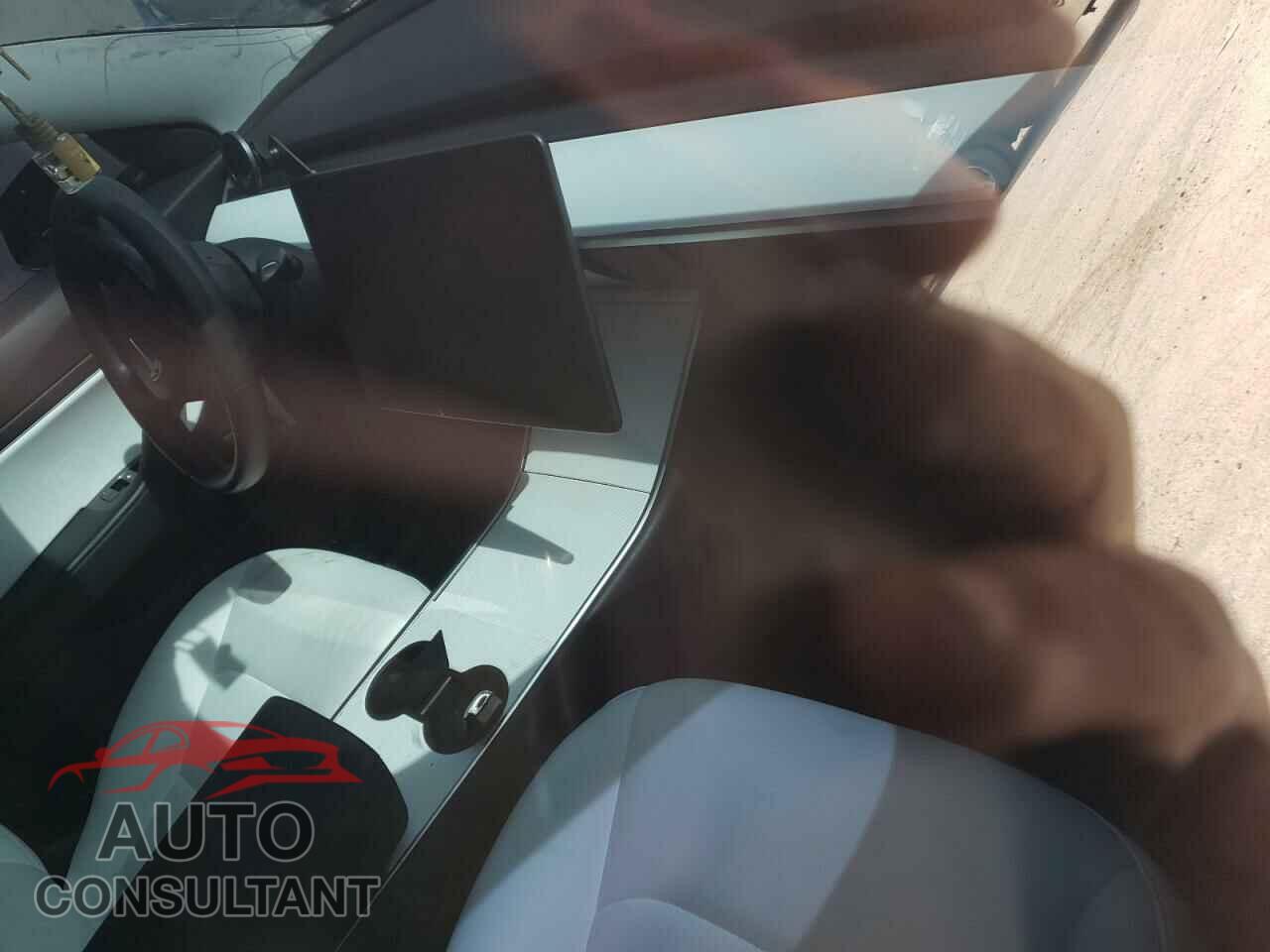TESLA MODEL 3 2018 - 5YJ3E1EB2JF074196