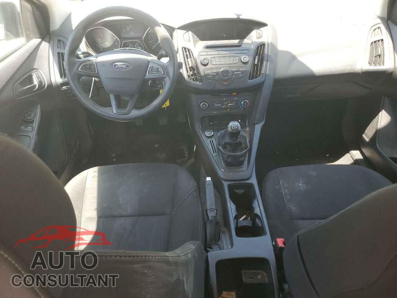 FORD FOCUS 2015 - 1FADP3E27FL247067