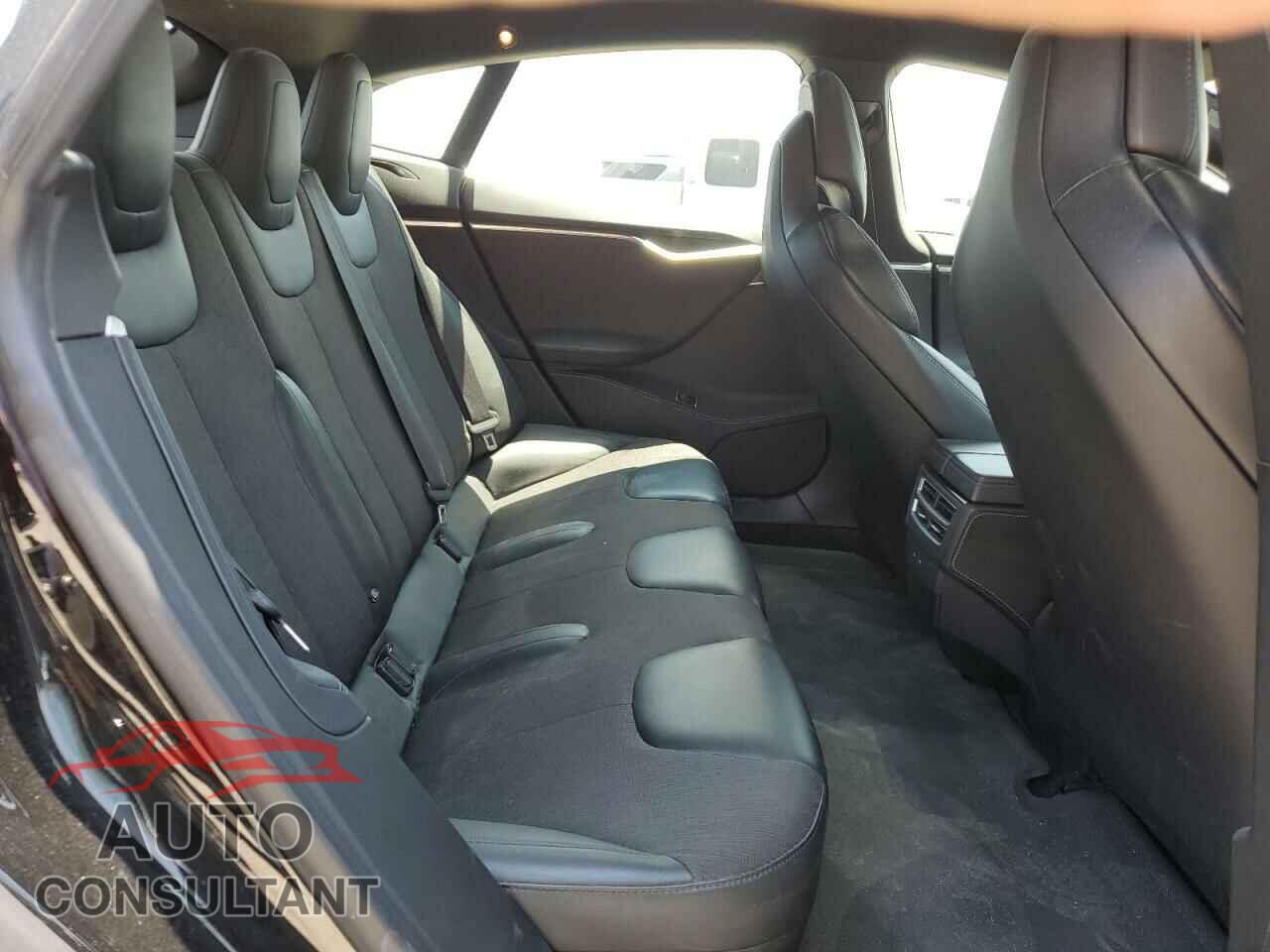 TESLA MODEL S 2017 - 5YJSA1E21HF209847