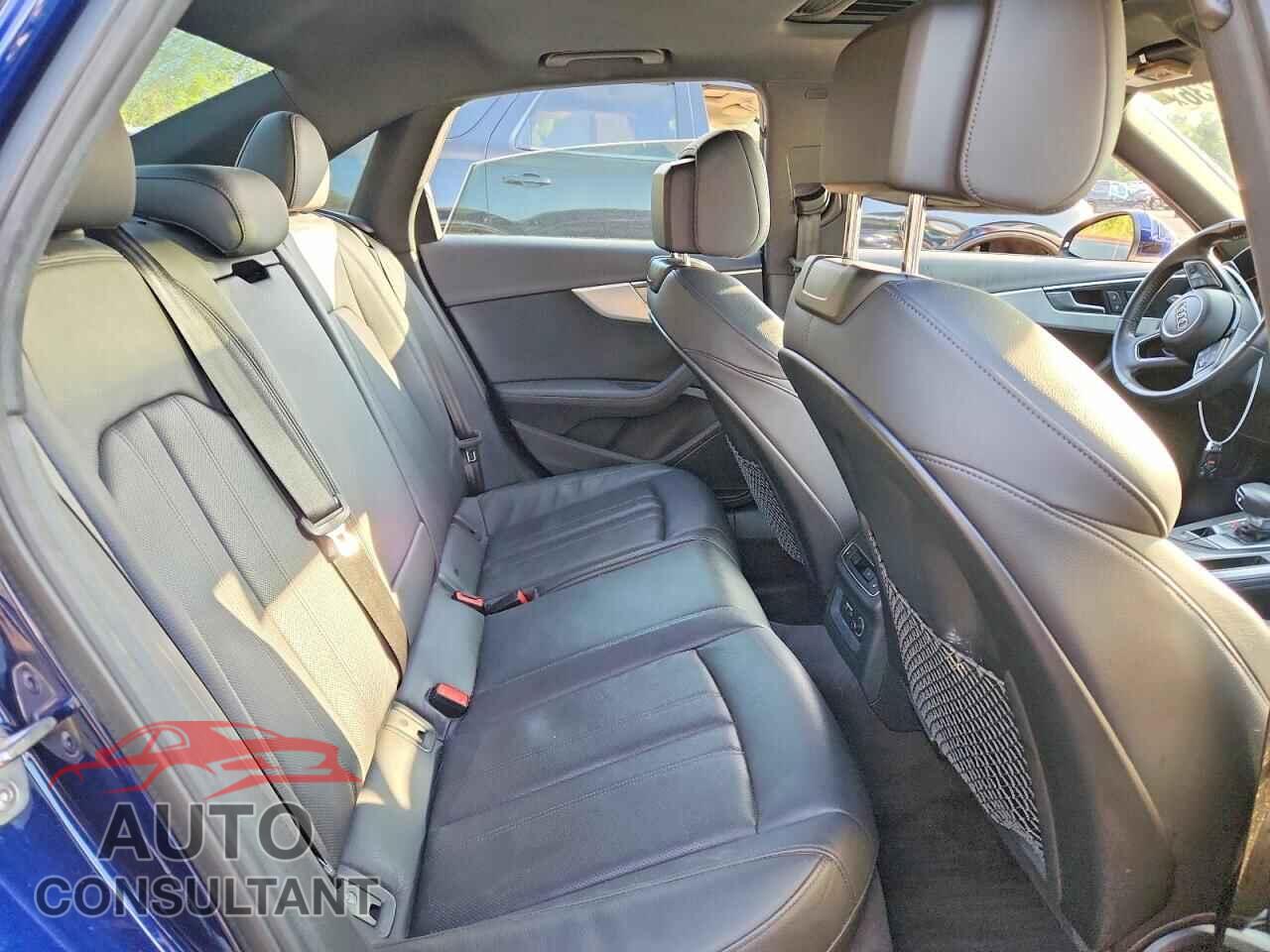 AUDI A4 2019 - WAUENAF44KN006135