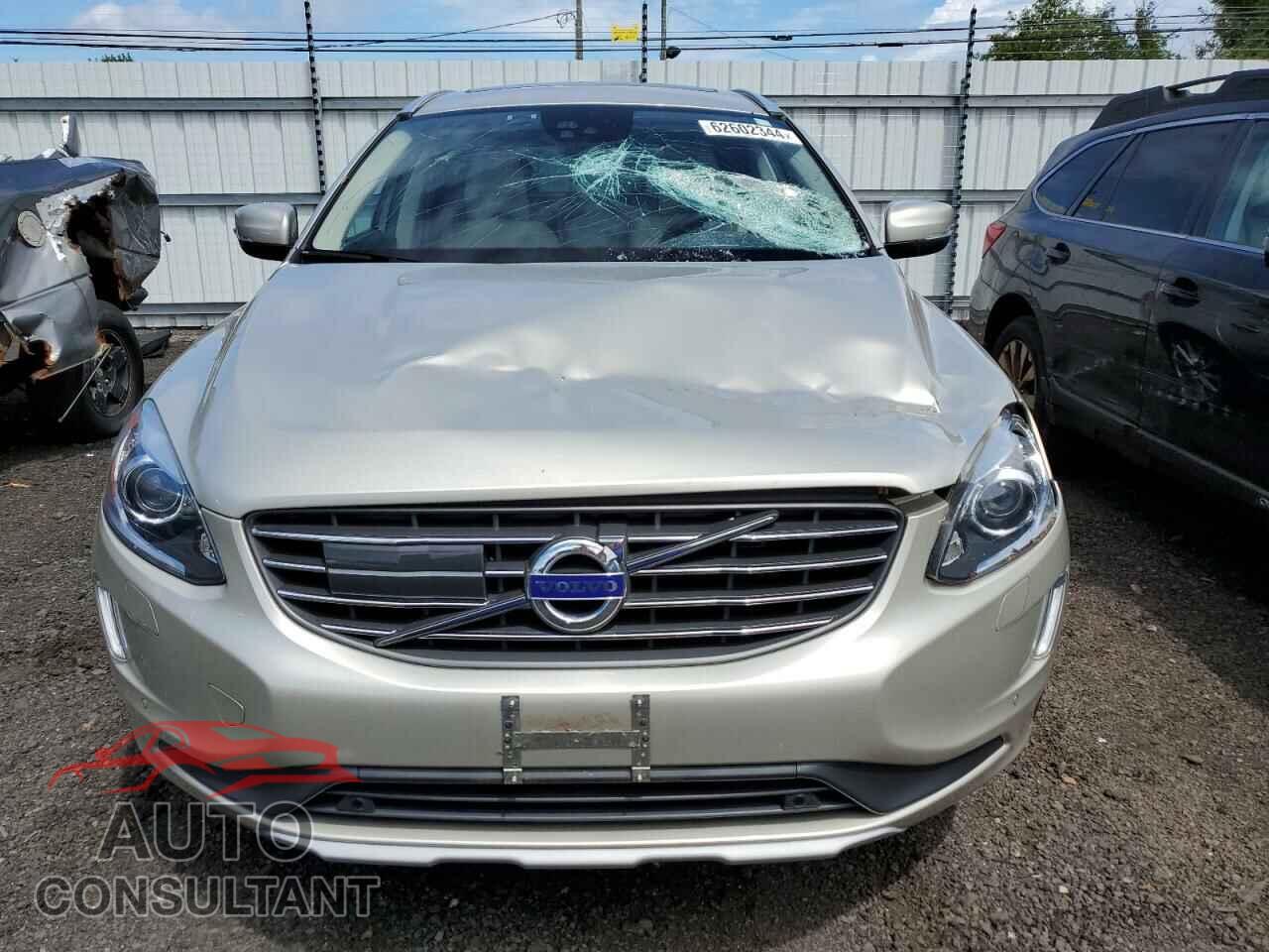 VOLVO XC60 2017 - YV440MRUXH2091080