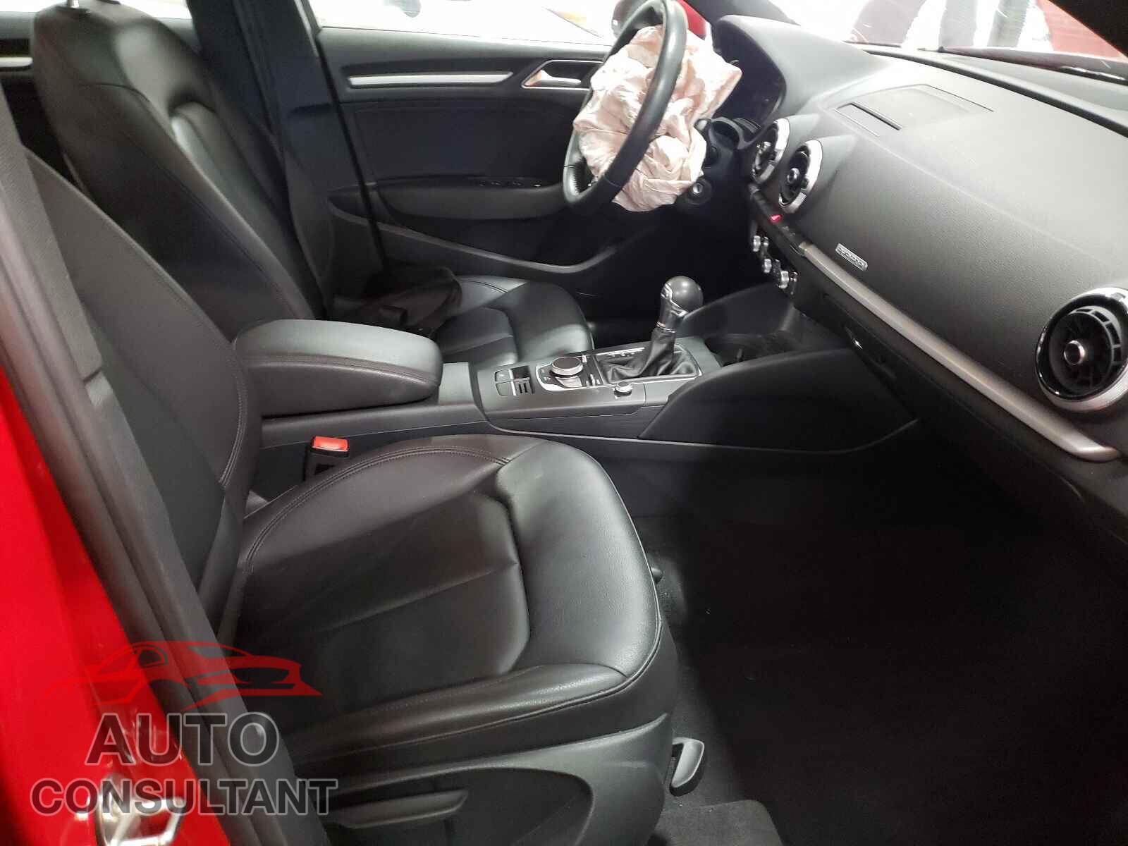 AUDI A3 2018 - WAUB8GFFXJ1007861