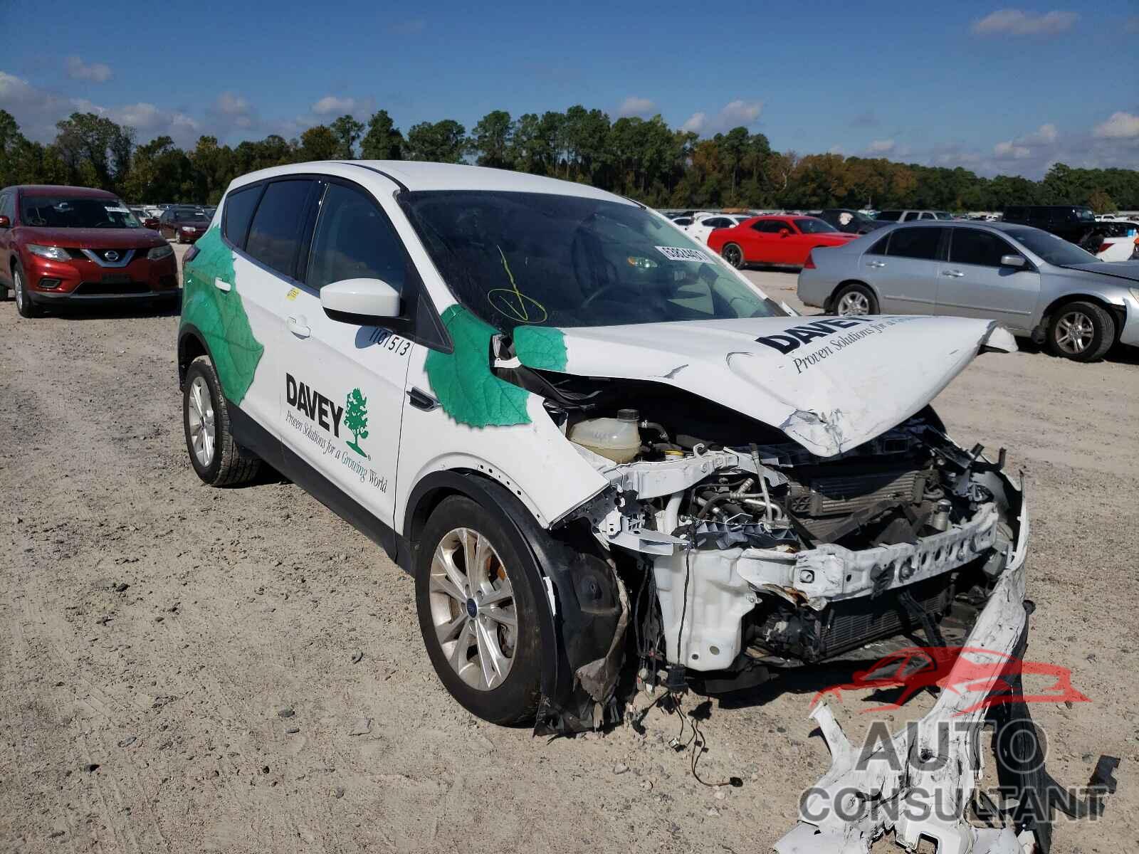 FORD ESCAPE 2017 - 1FMCU9GD3HUC39010