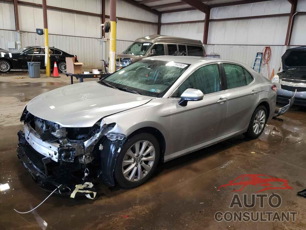 TOYOTA CAMRY 2018 - 4T1B11HK1JU642430