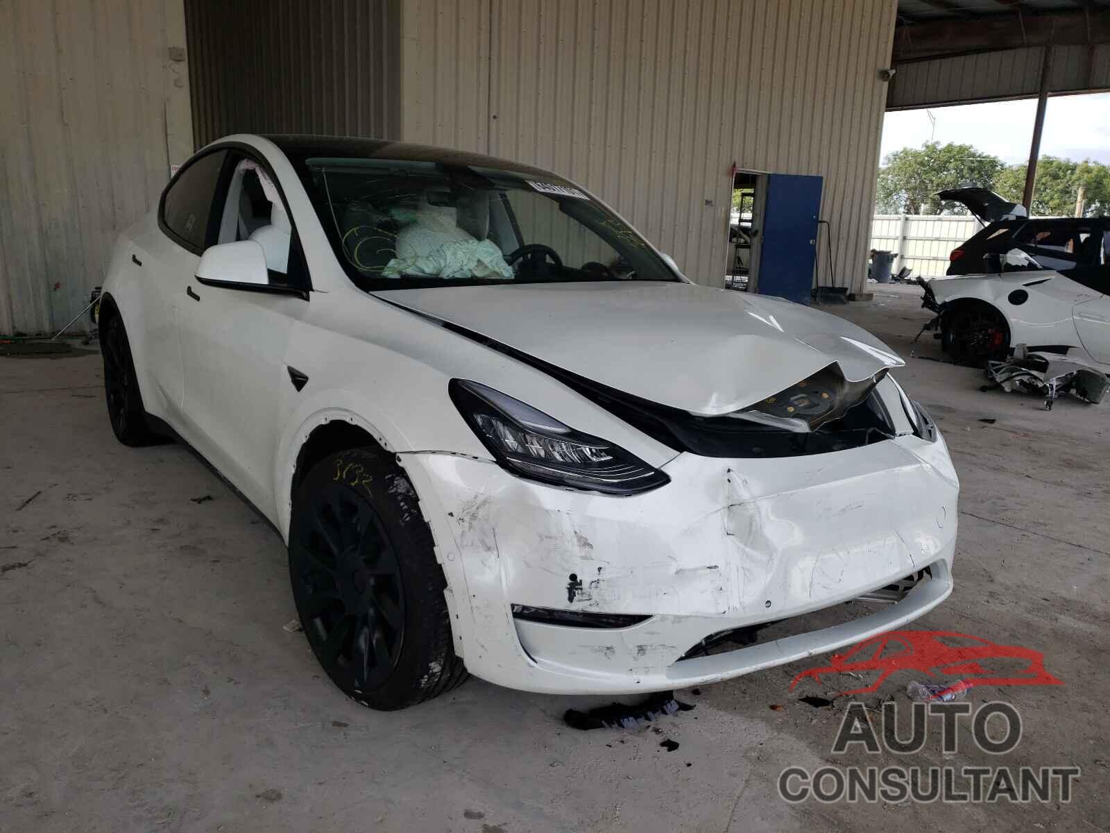 TESLA MODEL Y 2021 - 5YJYGAEE0MF187644