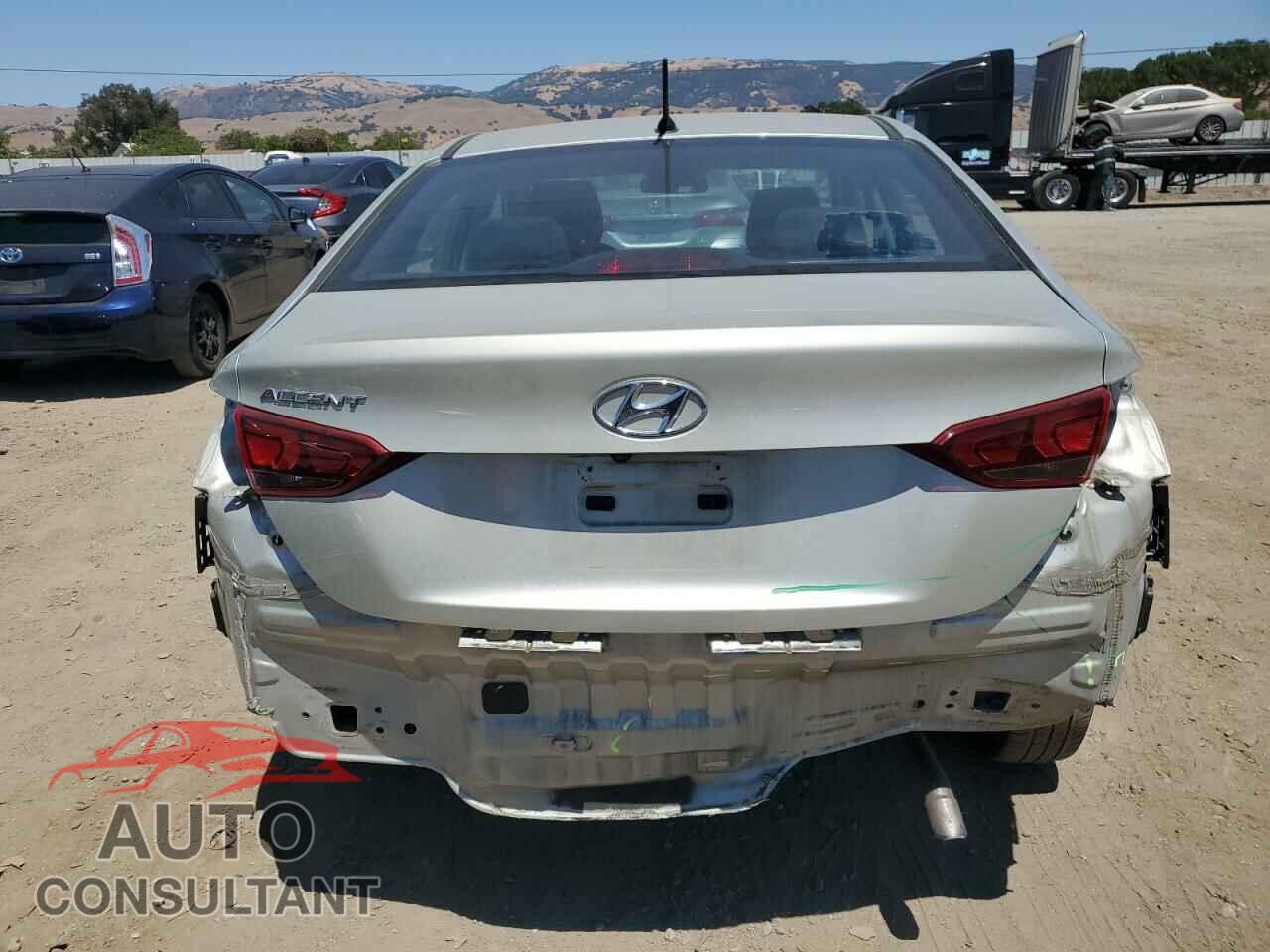 HYUNDAI ACCENT 2018 - 3KPC24A34JE012877