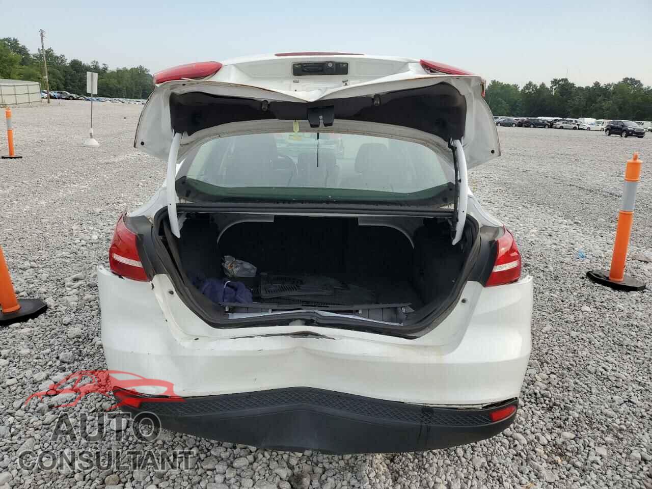 FORD FOCUS 2017 - 1FADP3F29HL213570