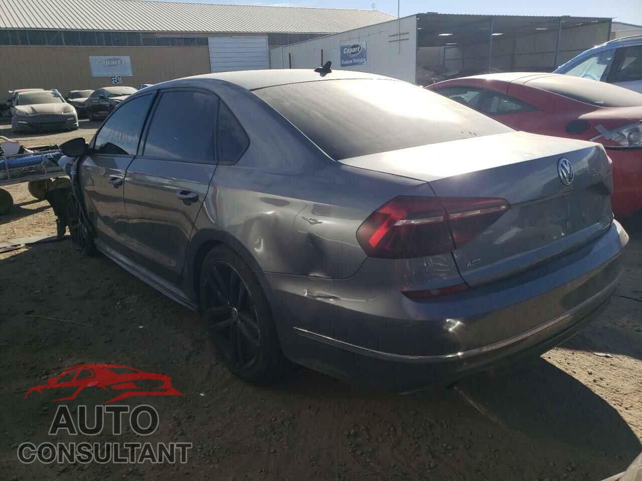 VOLKSWAGEN PASSAT 2018 - 1VWAA7A33JC032165