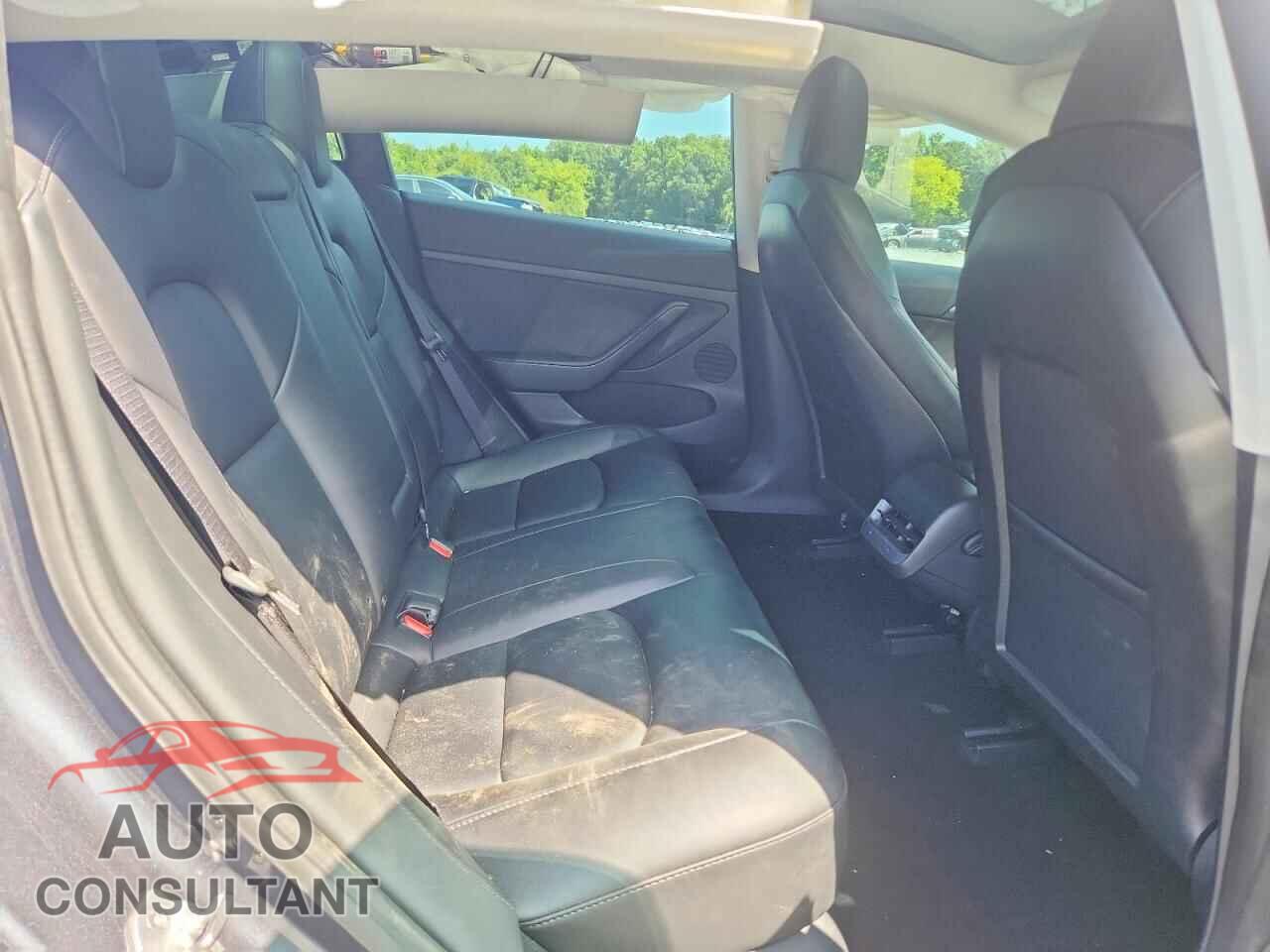 TESLA MODEL 3 2021 - 5YJ3E1EA1MF099800