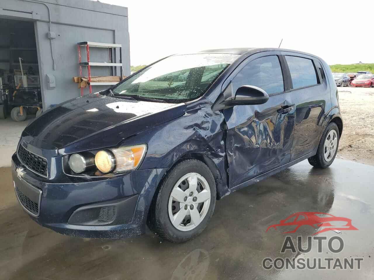 CHEVROLET SONIC 2016 - 1G1JA6SG3G4122247