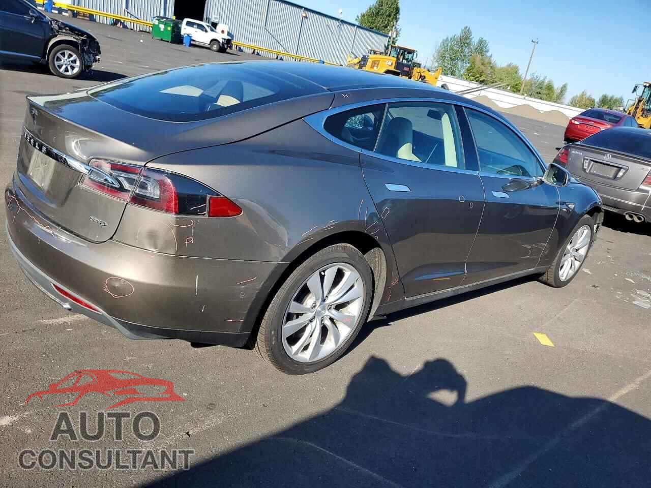 TESLA MODEL S 2015 - 5YJSA1H28FF095144