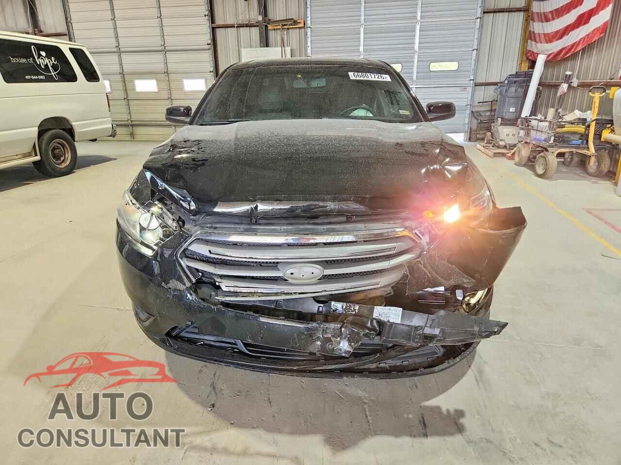 FORD TAURUS 2015 - 1FAHP2E82FG161092