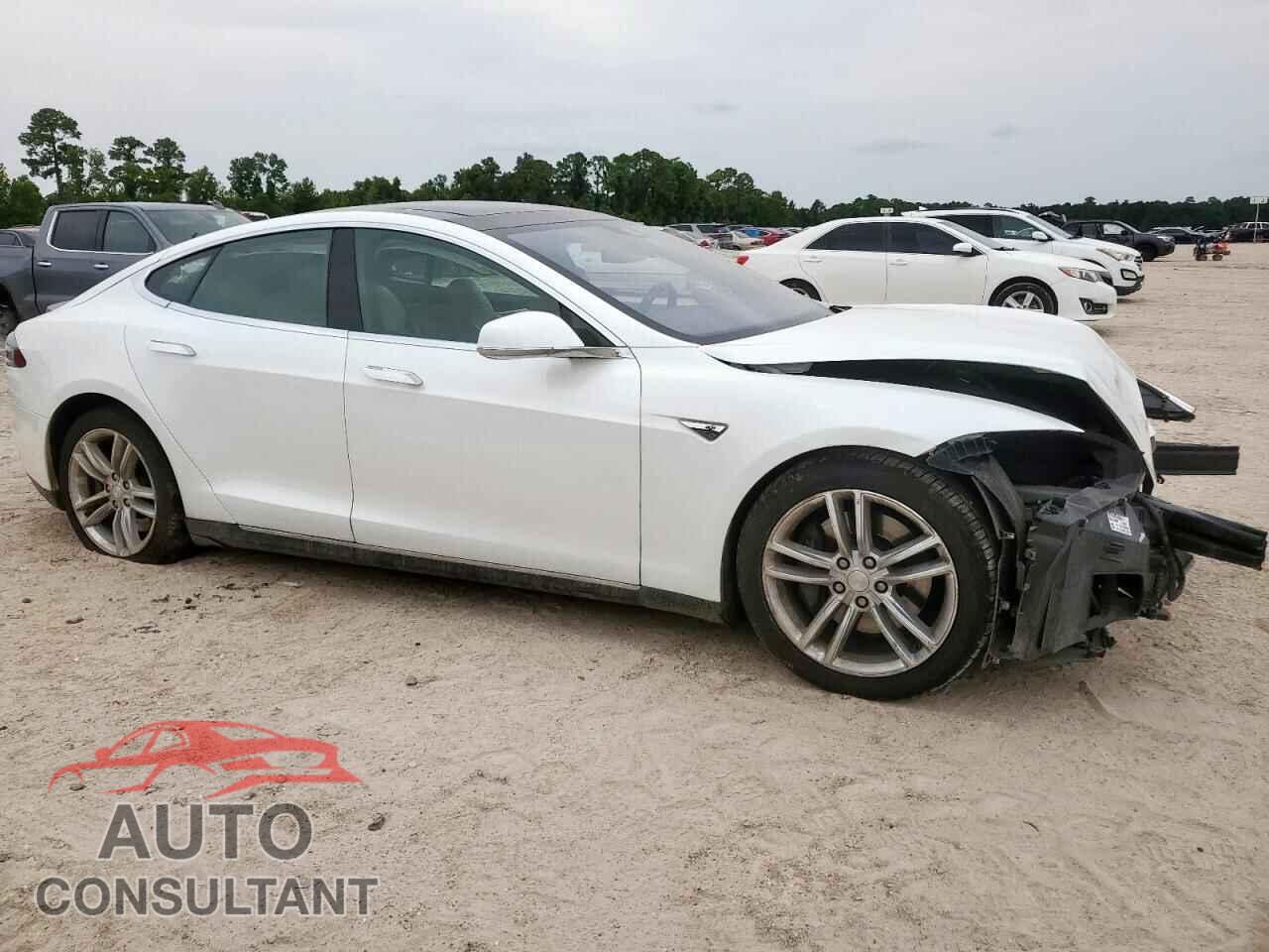 TESLA MODEL S 2015 - 5YJSA1E28FF103618