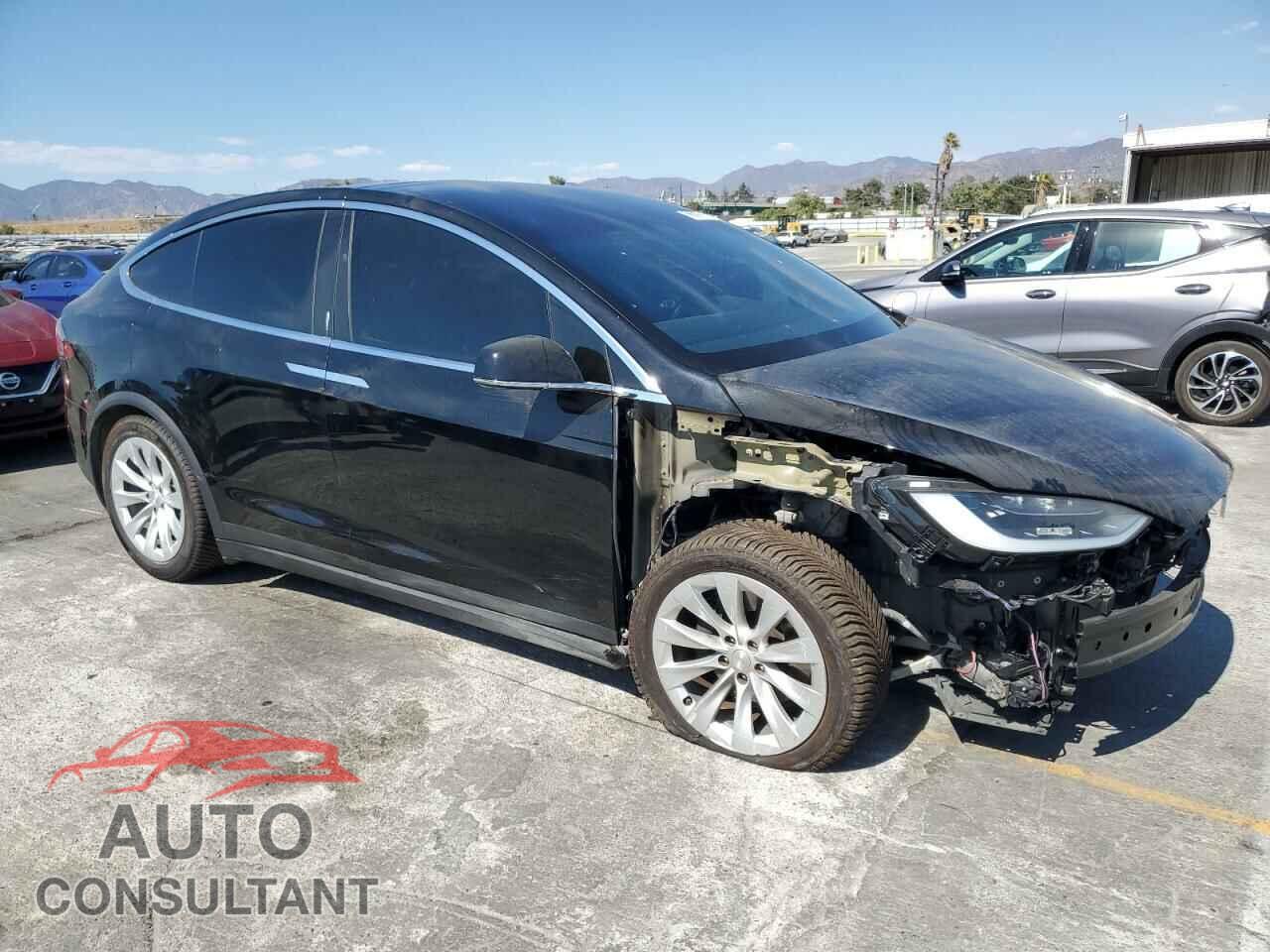TESLA MODEL X 2018 - 5YJXCDE29JF141160