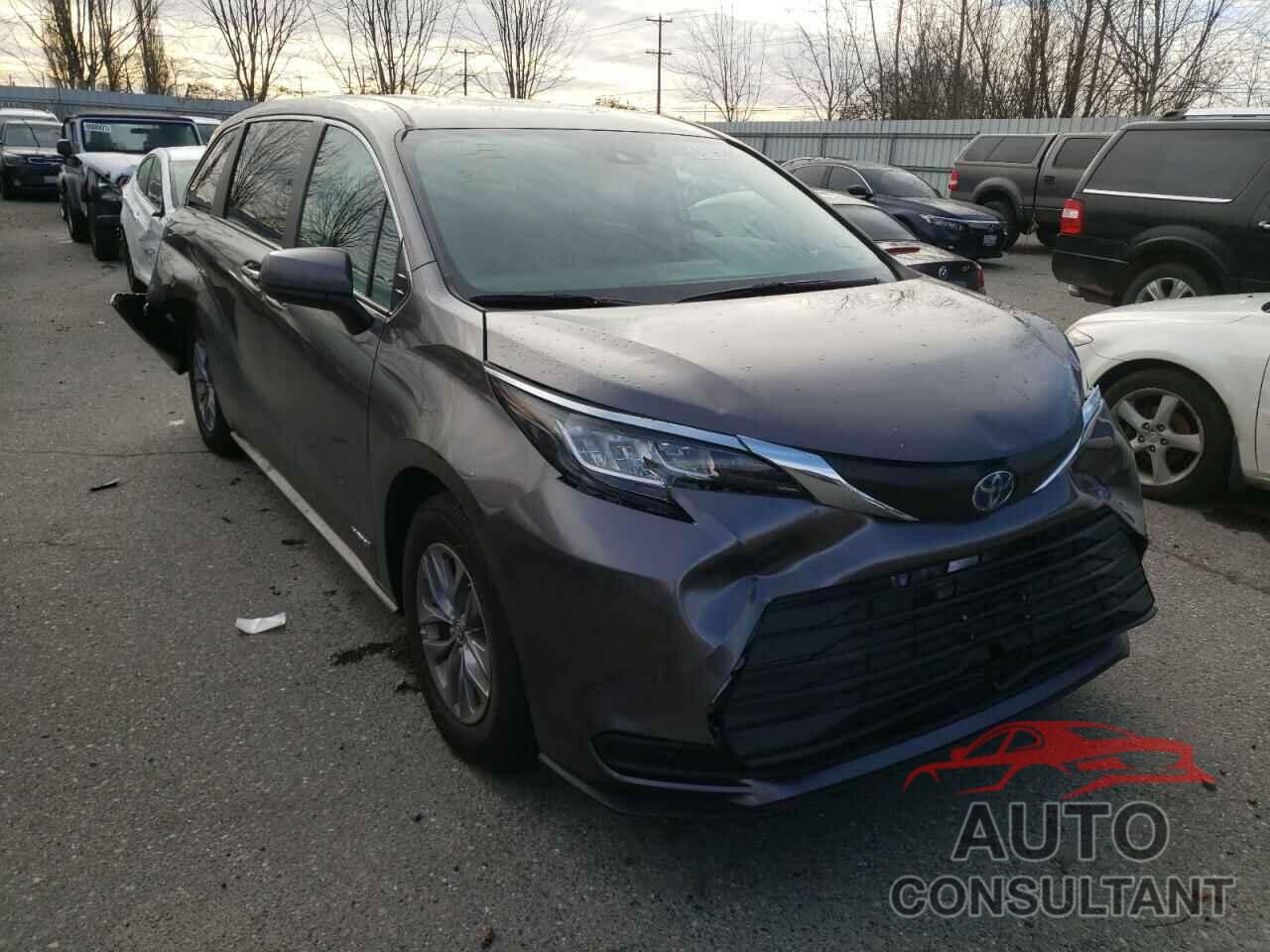 TOYOTA SIENNA 2021 - 5TDKRKEC3MS021912