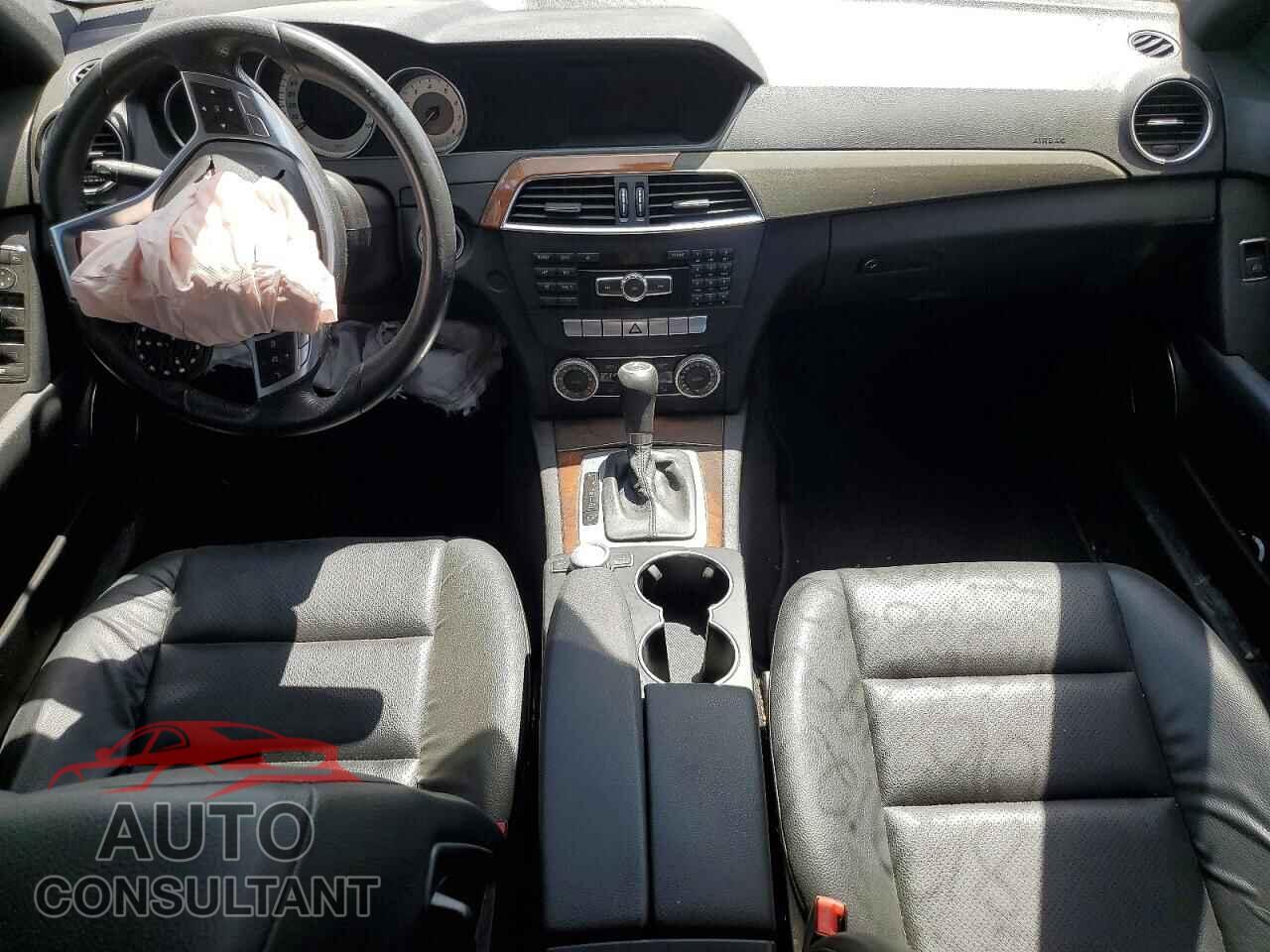 MERCEDES-BENZ C-CLASS 2012 - WDDGF4HB2CA655842