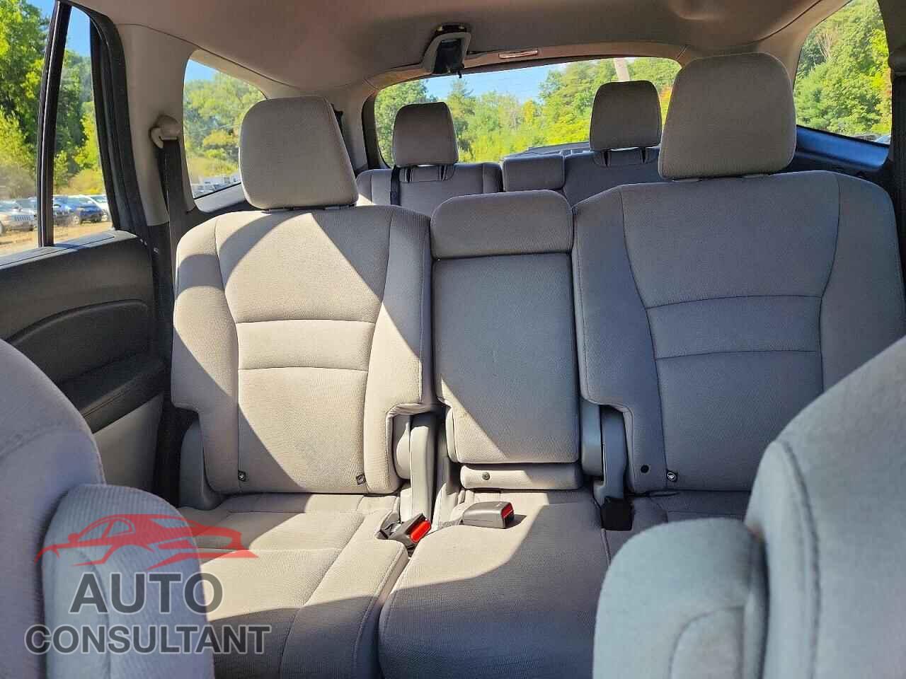 HONDA PILOT 2017 - 5FNYF6H31HB065567