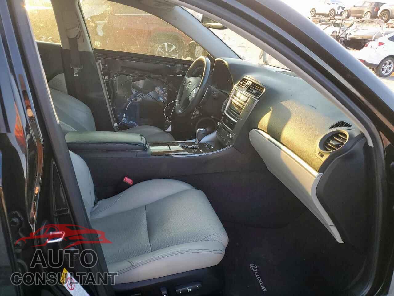 LEXUS IS 2012 - JTHBF5C24C5180266
