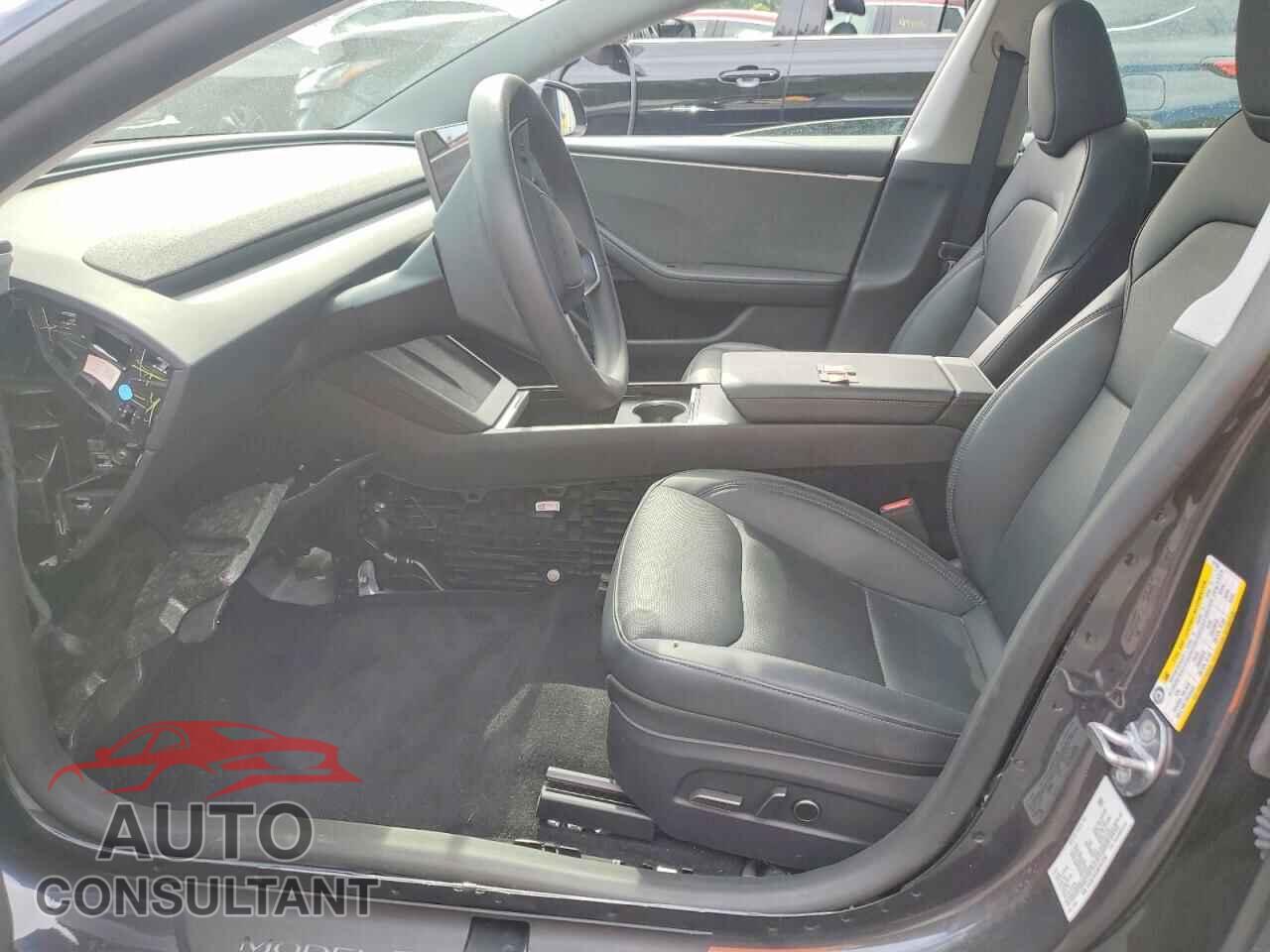 TESLA MODEL 3 2025 - 5YJ3E1EA3SF977238