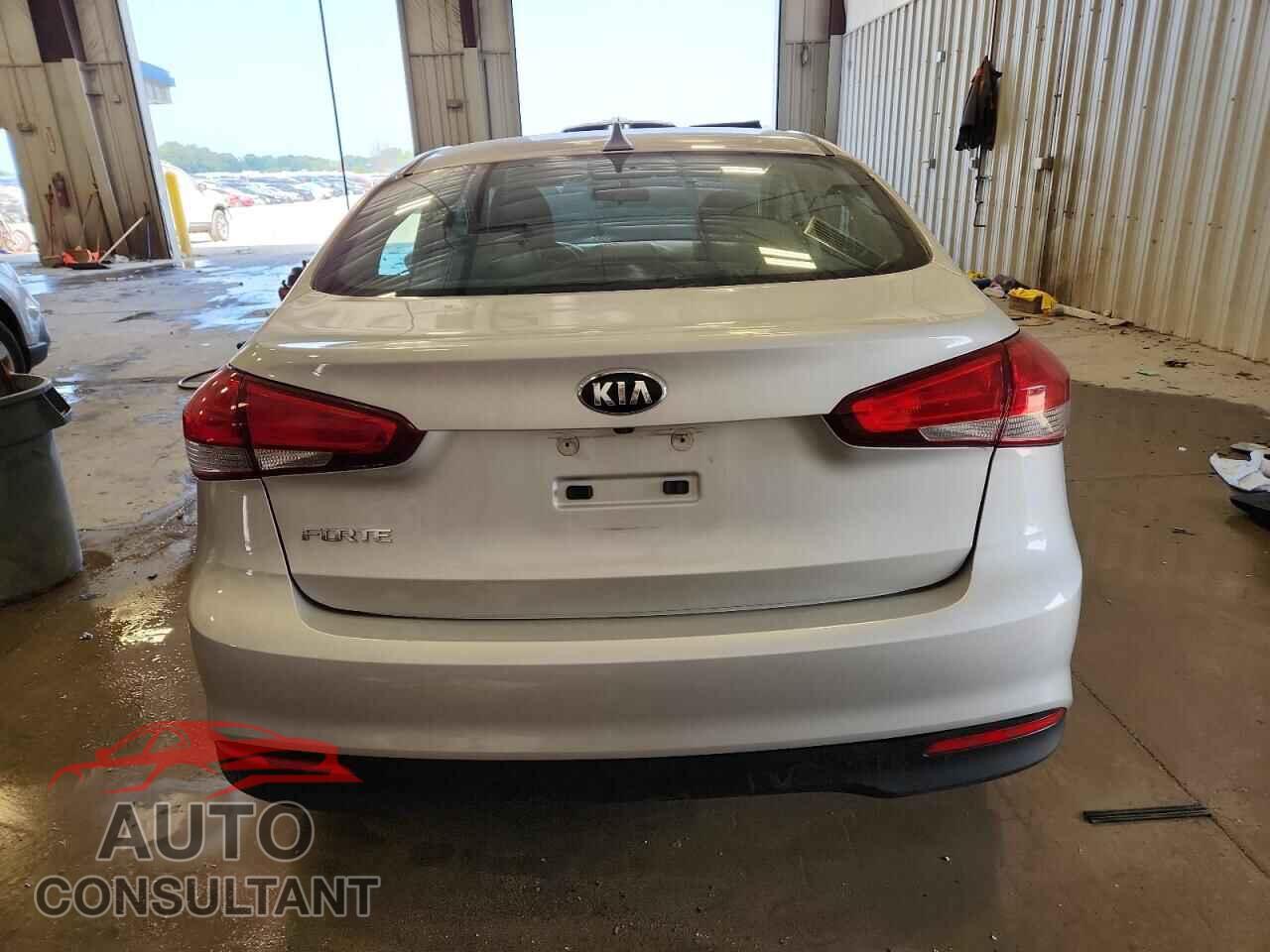 KIA FORTE 2017 - 3KPFL4A74HE081740