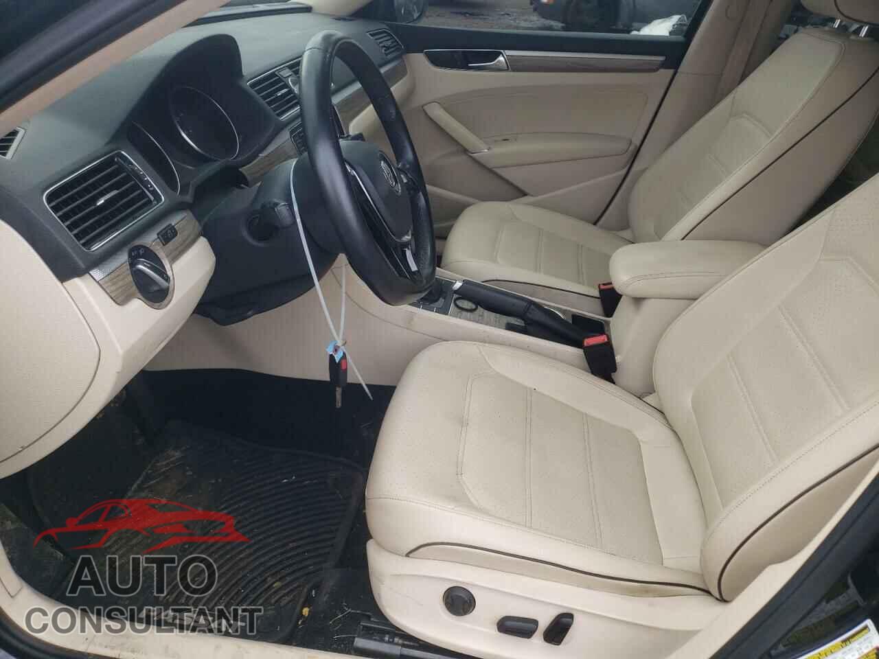 VOLKSWAGEN PASSAT 2017 - 1VWBT7A32HC003667