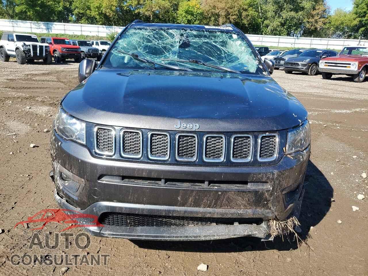 JEEP COMPASS 2018 - 3C4NJDBB7JT328397