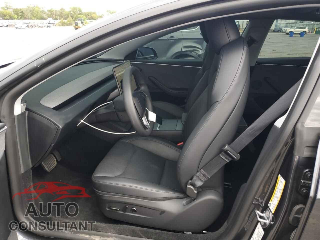 TESLA MODEL 3 2025 - 5YJ3E1EA2SF975092