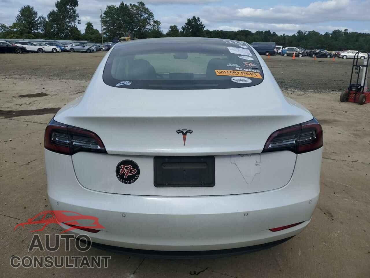 TESLA MODEL 3 2021 - 5YJ3E1EA4MF857841