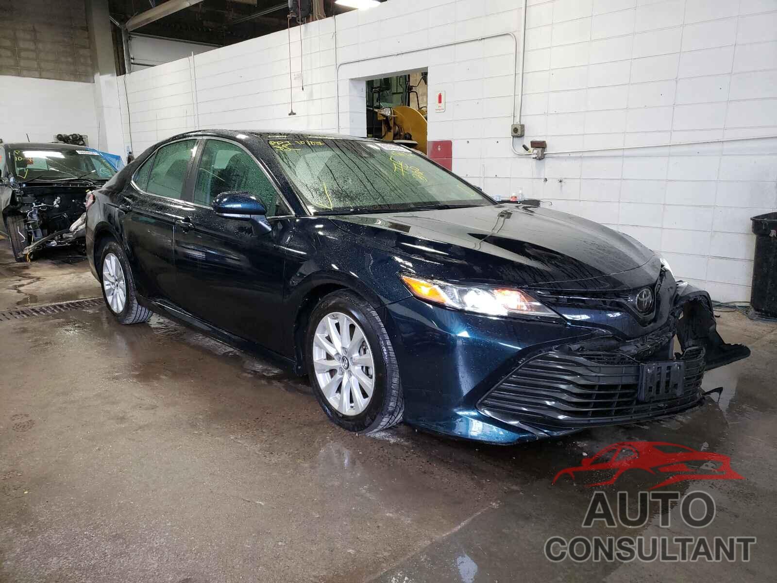 TOYOTA CAMRY 2018 - 4T1B11HK0JU586156