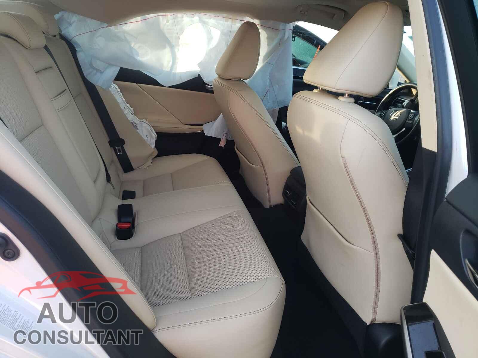 LEXUS IS 2016 - JTHBA1D23G5030676