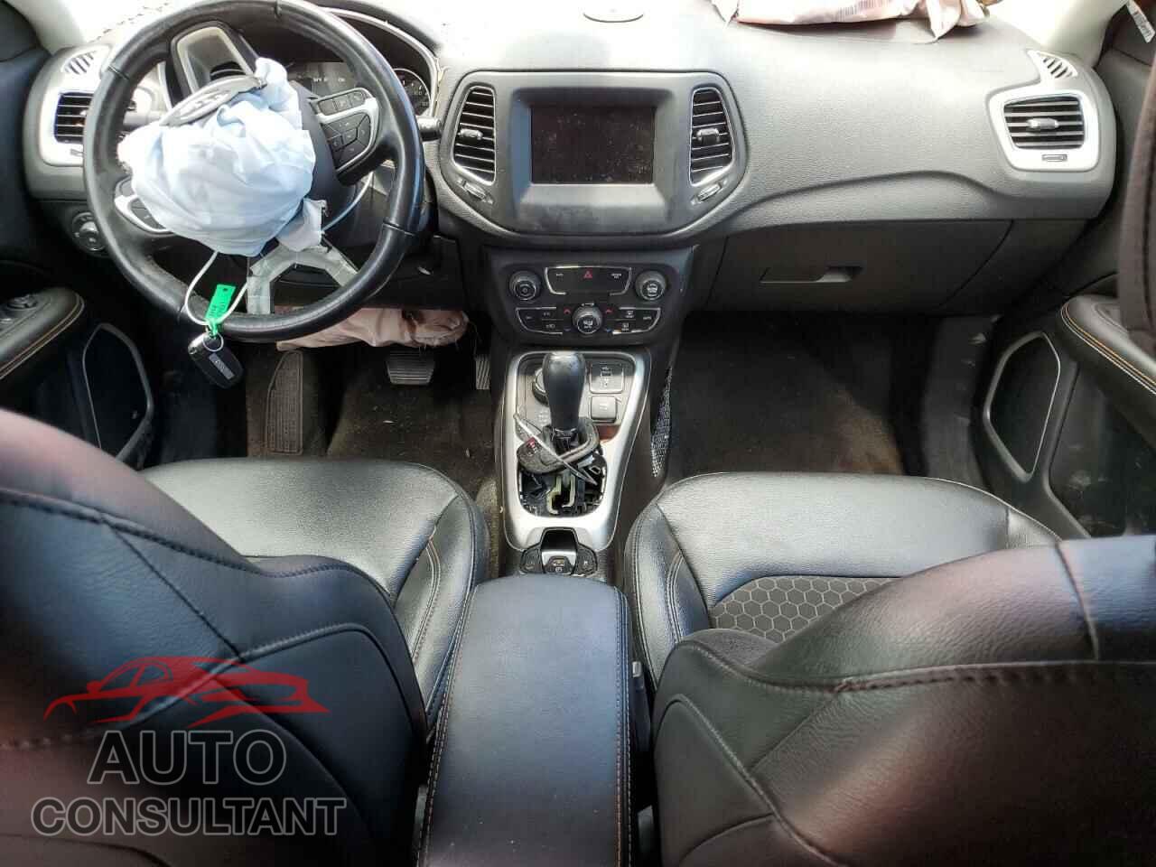 JEEP COMPASS 2020 - 3C4NJDBB6LT174011